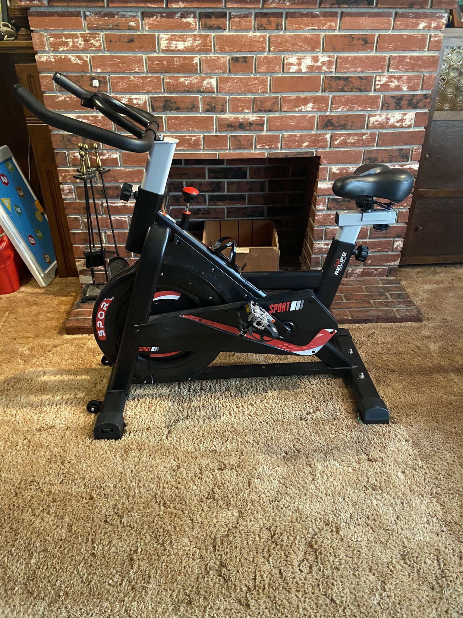 RELIFE REBUILD YOUR LIFE Exercise Bike Indoor Cycling Bike Fitness Stationary All-inclusive Flywheel Bicycle
