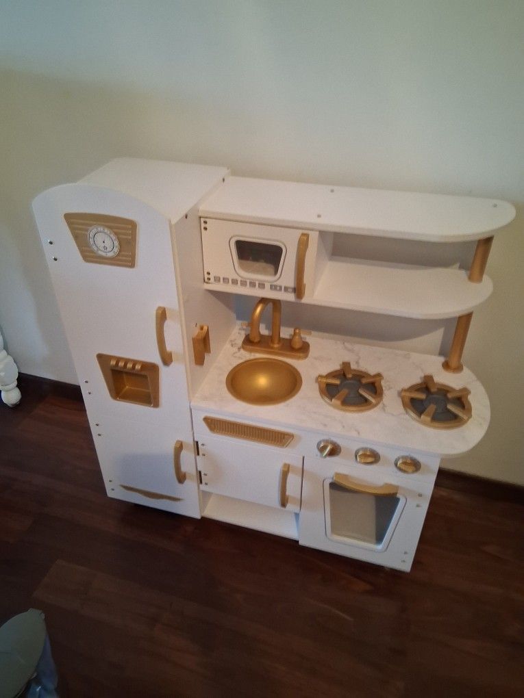 Kids Play Kitchen