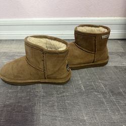 Brown bear paw boots