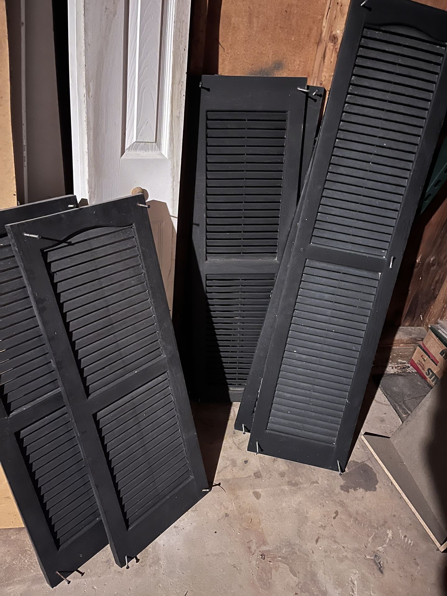 Exterior window shutters