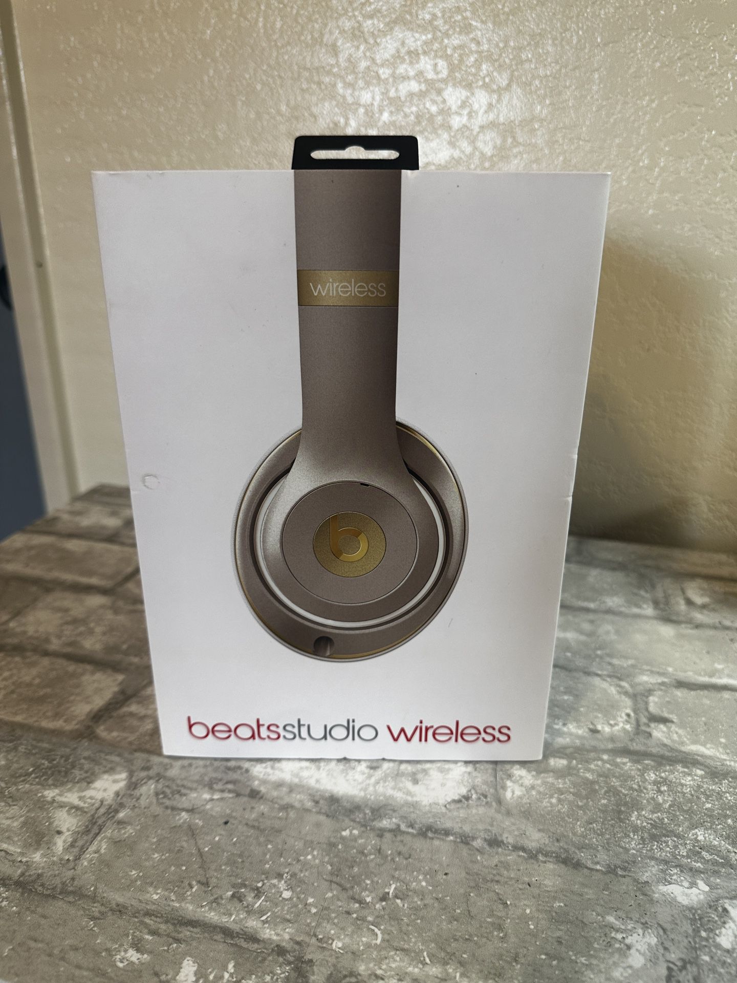 Beatsstudio wireless like new