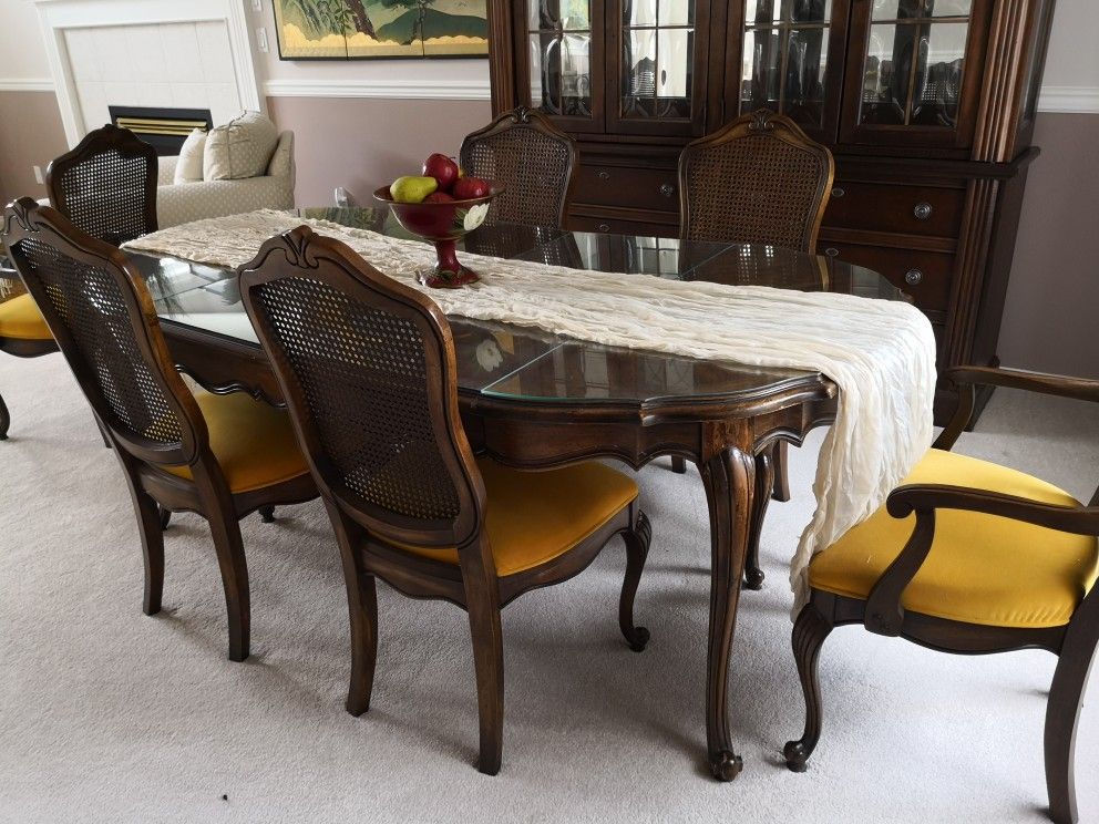 Dining Room Table And Chairs