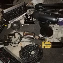 STUDIO MUSIC EQUIPMENT 