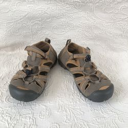 Keen Big Kids' Brown Newport H2 Strappy Closed Toe Water Sandals/Shoes
