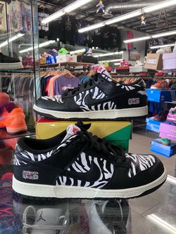 Nike SB Dunk Low QS Quartersnacks Zebra