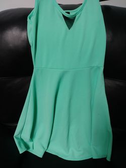 Girl's dress size small