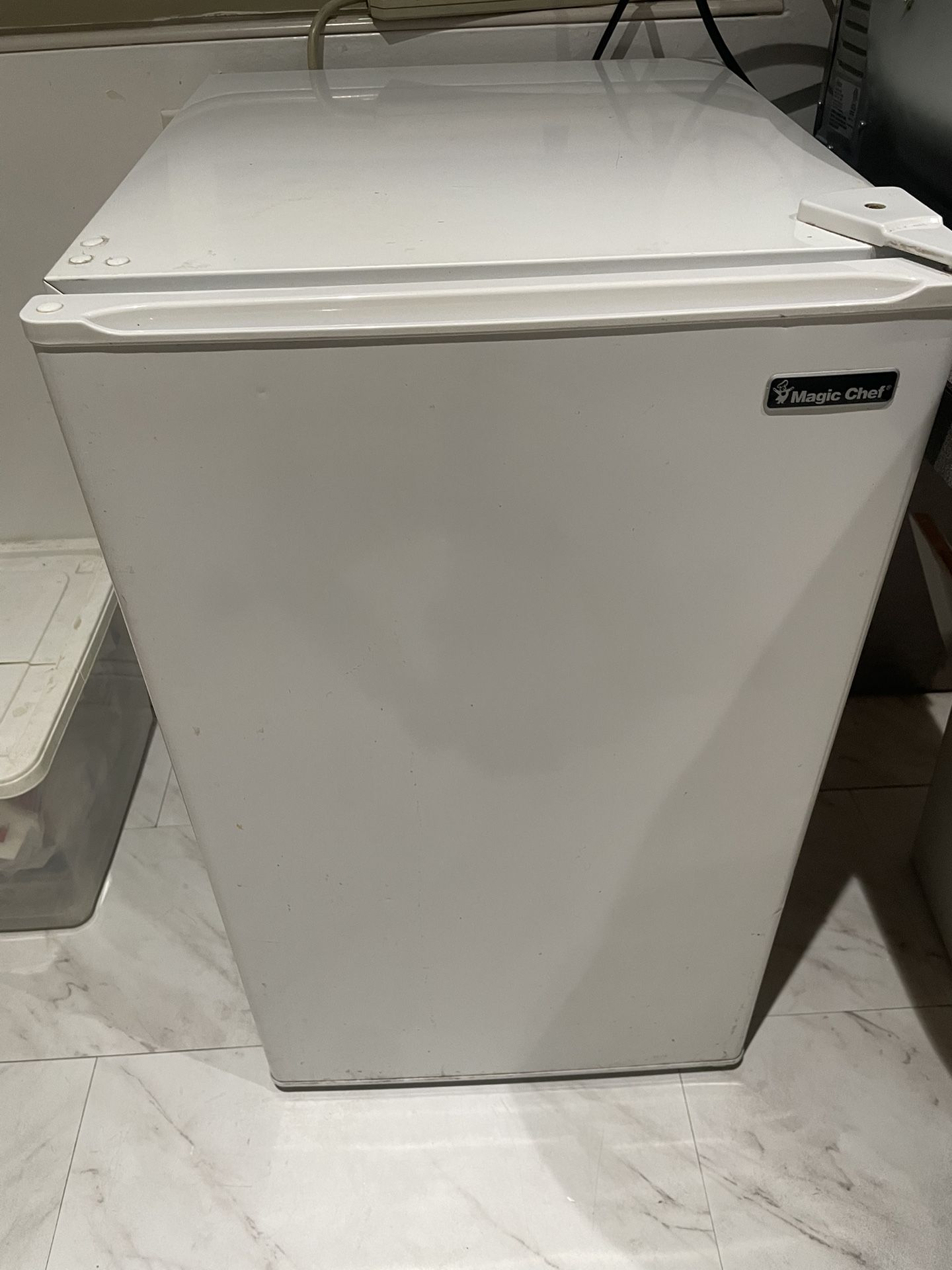 Magic Chef Mini Fridge 4.4 Cu Ft