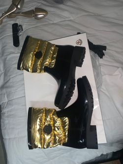 Womens Moncler waterproof Giselle boots size 39 (9)