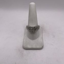 14kt Diamond Engagement Style Ring 