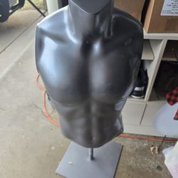 FUSION SPECIALTIES MANNEQUIN TORSO W METAL STAND 