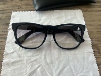Exact Model Sunglasses from the Irishman Movie