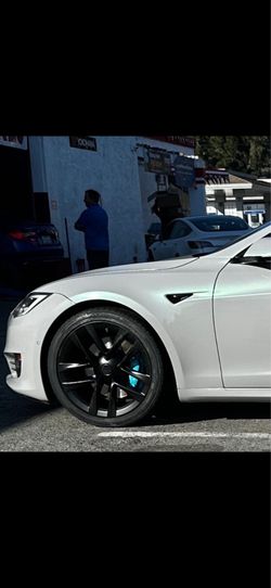 Tesla Modrl s staggered new blk sport rims new Toyo tires set
