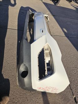 Honda Pilot front bumper Oem