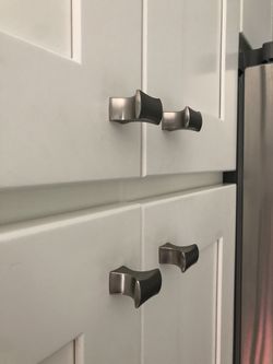 Kitchen cabinets knobs and pull out