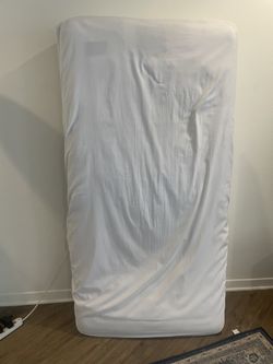 Mattress - Simmons Beauty rest Twin 