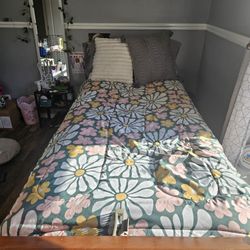 Twin Bed frame/Daybed 