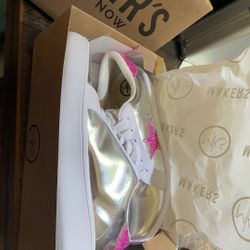 Maker’s Fashion Now women’s tennis shoes!