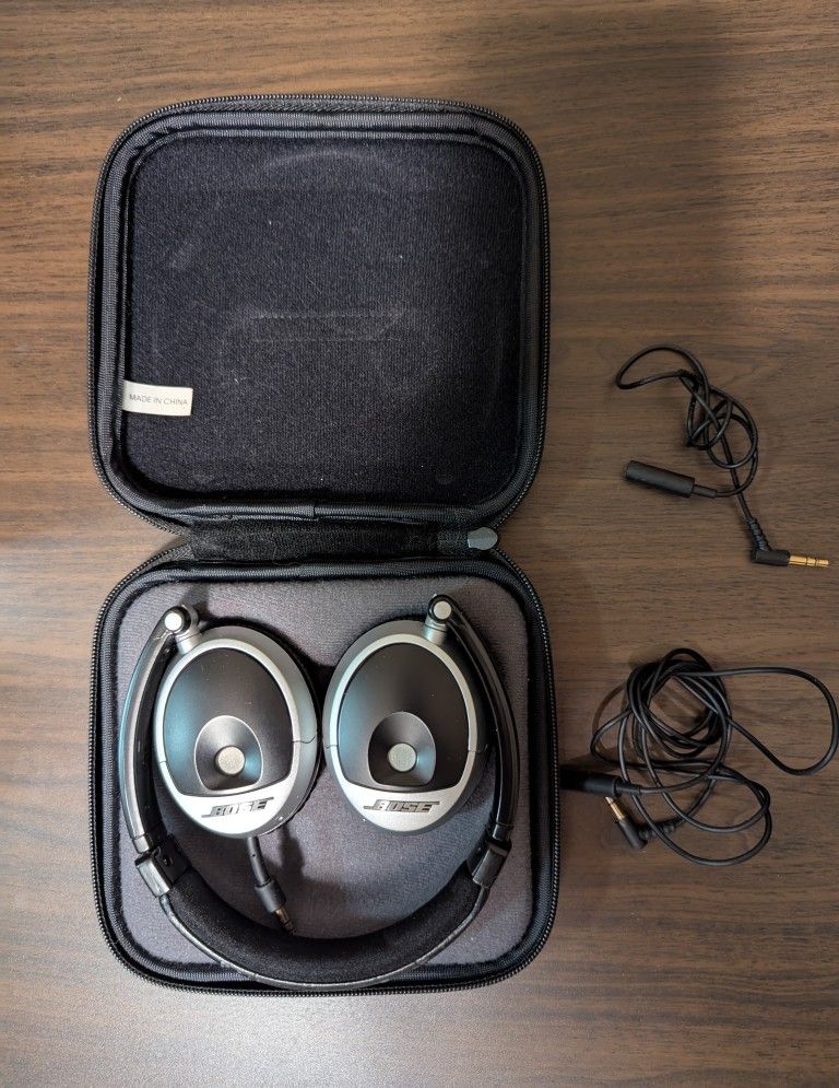 BOSE On-Ear Headphones Wired Foldable OE Black Silver