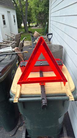 Emergency roadside triangles