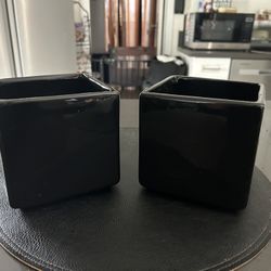 Black Vases Tiny Unnoticeable Chip Back Both $3