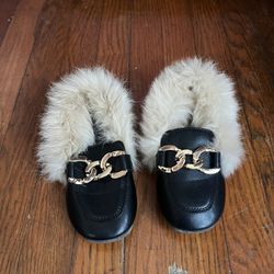 Toddler Girls Faux Fur Loafers – Size 28 / US 9-10 – Black & Cream