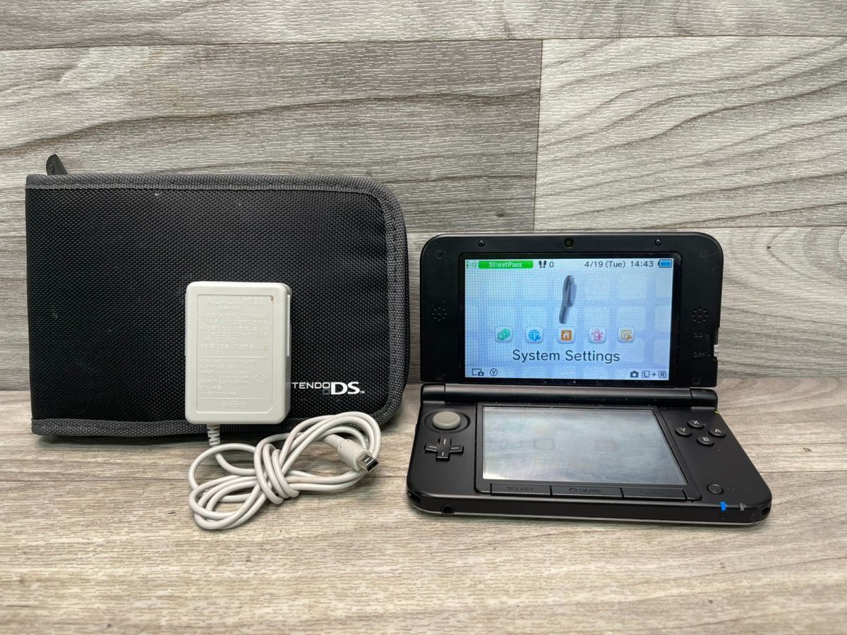 A1 Hawk - Nintendo 3DS XL "Year of Luigi" Edition - Includes Charger (A1D024491)