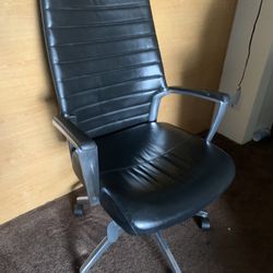 Sturdy And Quality Office Chair 