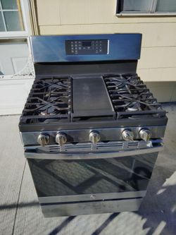 Whirlpool White Gas Range Stove