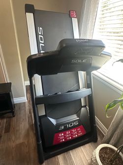 Sole treadmill