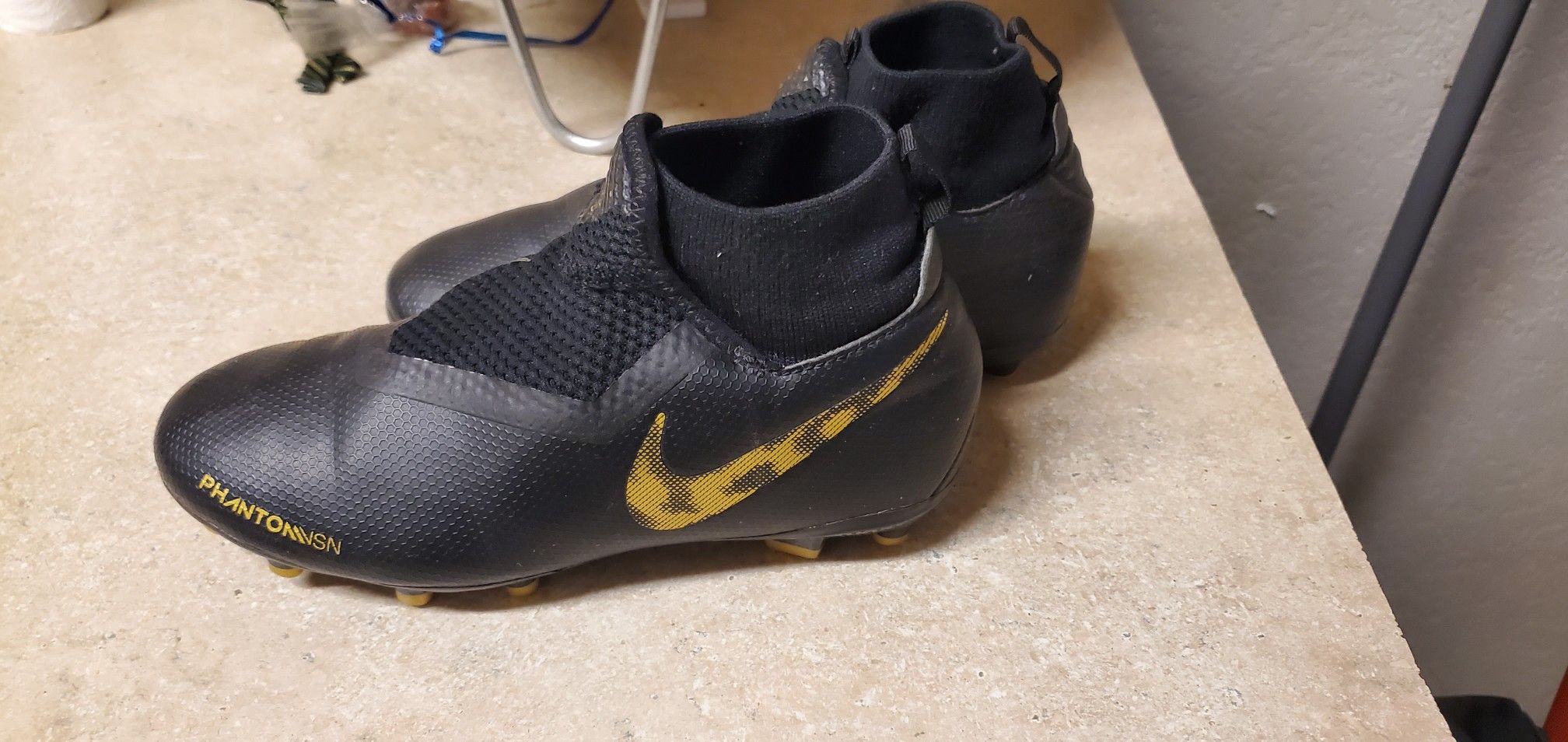 Nike phantom sn cleats size 2y