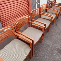$25 cada una /$25 each Vintage original Knoll armchairs for sale for  These are the