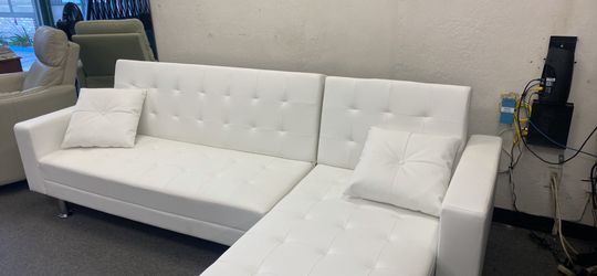 New 99x62 sleeper sectional couch / free delivery