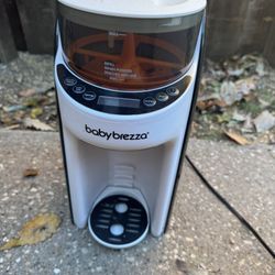 Baby Brezza Formula Dispenser & Mixer 