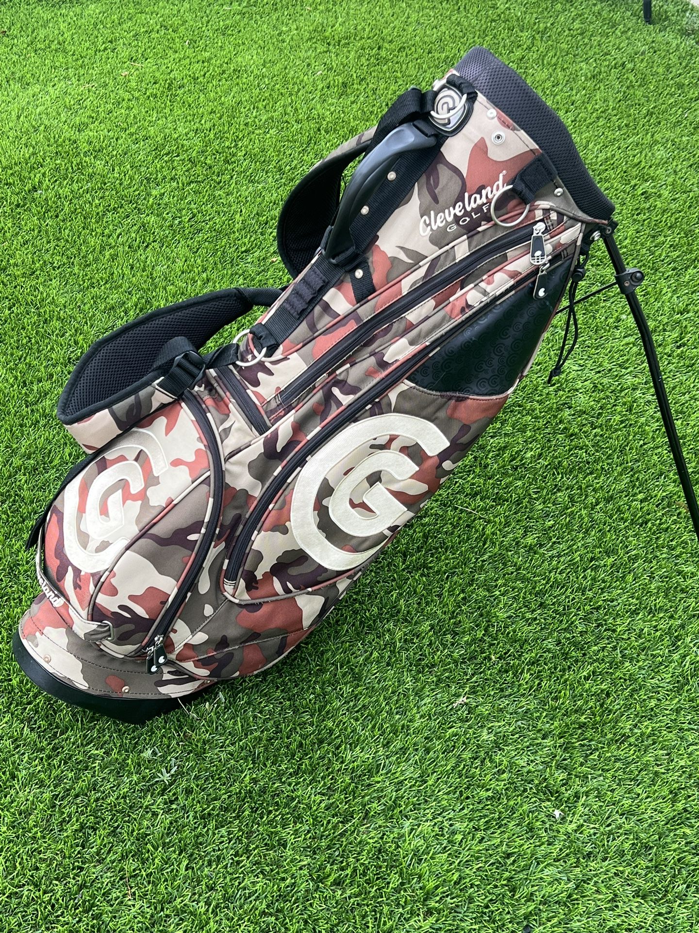 Cleveland Golf Camo Stand Bag | 4-Way Top | Limited Edition | Dual Izzo Strap