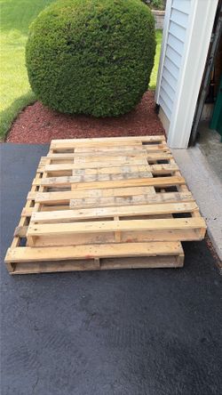2 free pallets