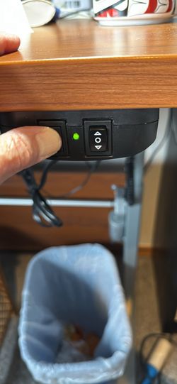 Free Electric Adjust Desk