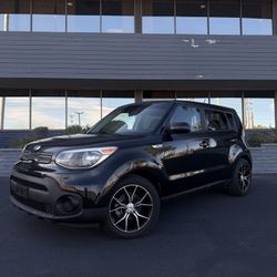 2018 KIA SOUL LOW MILES
