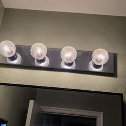 Bathroom Light 4 Bulbs