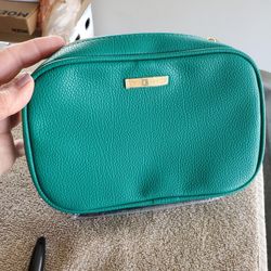 Bobbi Brown New Make Up Bag 