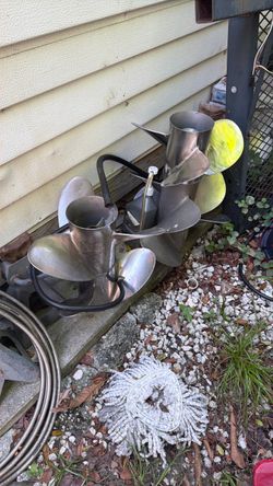Bravo 3 propeller