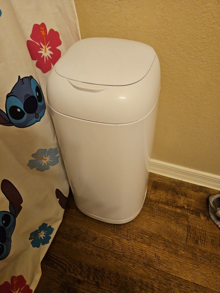 Genie Diaper Dispenser