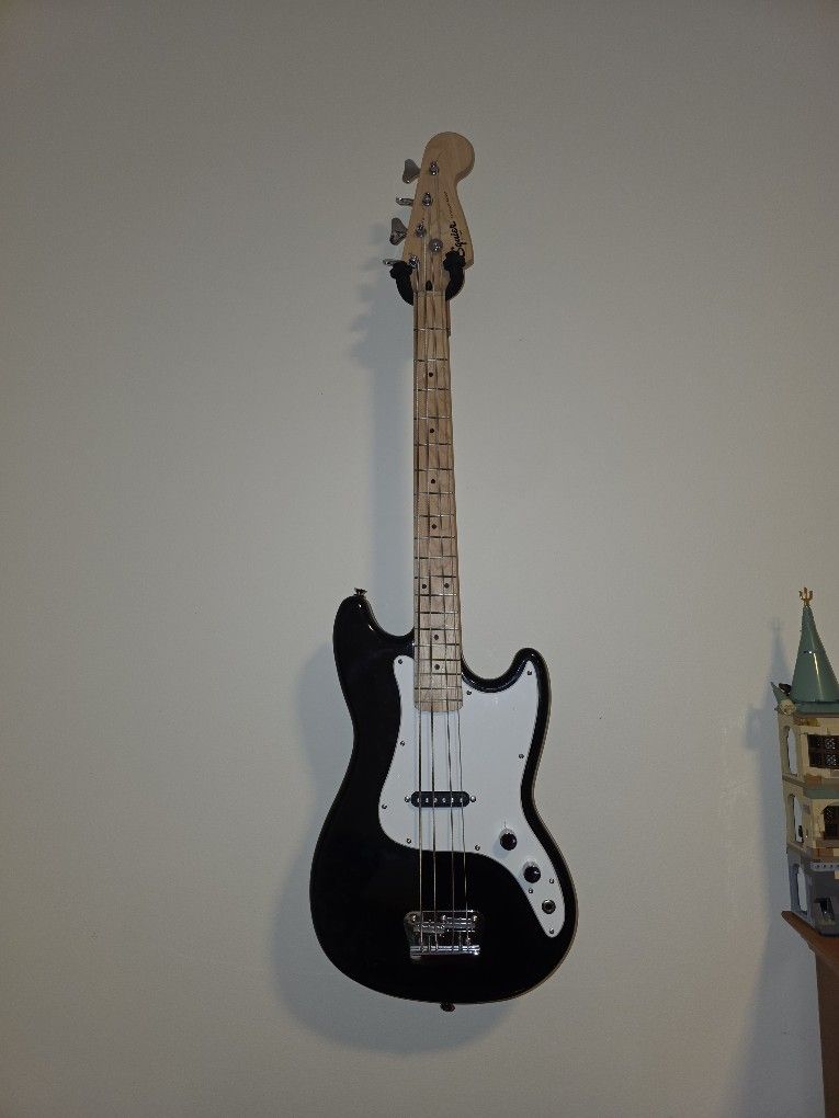 Squier Sonic Bronco Bass