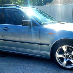 2003 BMW 325iT