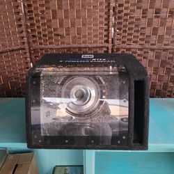 Illumi 8' Speaker And Amp Together 