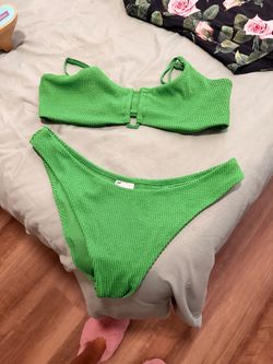 H&M Green Textured Bikini Set