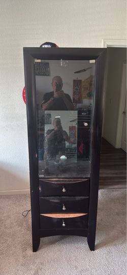 Entertainment cabinet