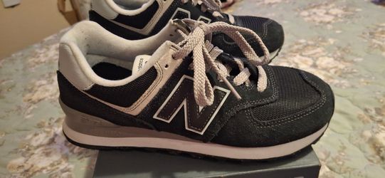 Tennie shoes