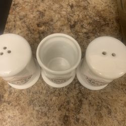 Mc Ilhenny Co Tabasco Set