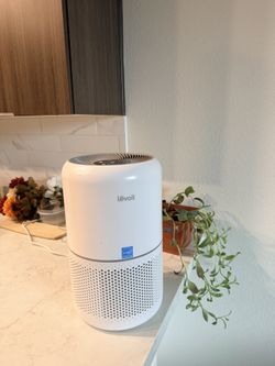 Levoit Air Purifier – Like New