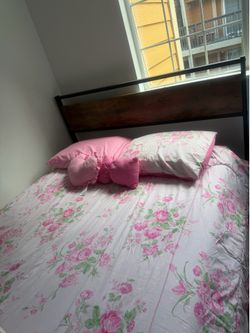 Full Size Metal Platform Bed Frame with Rustic Wood Headboard & Footboard